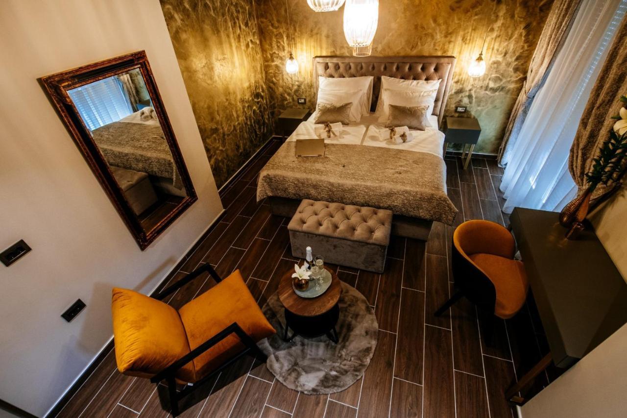 Luxury Vindemiae *