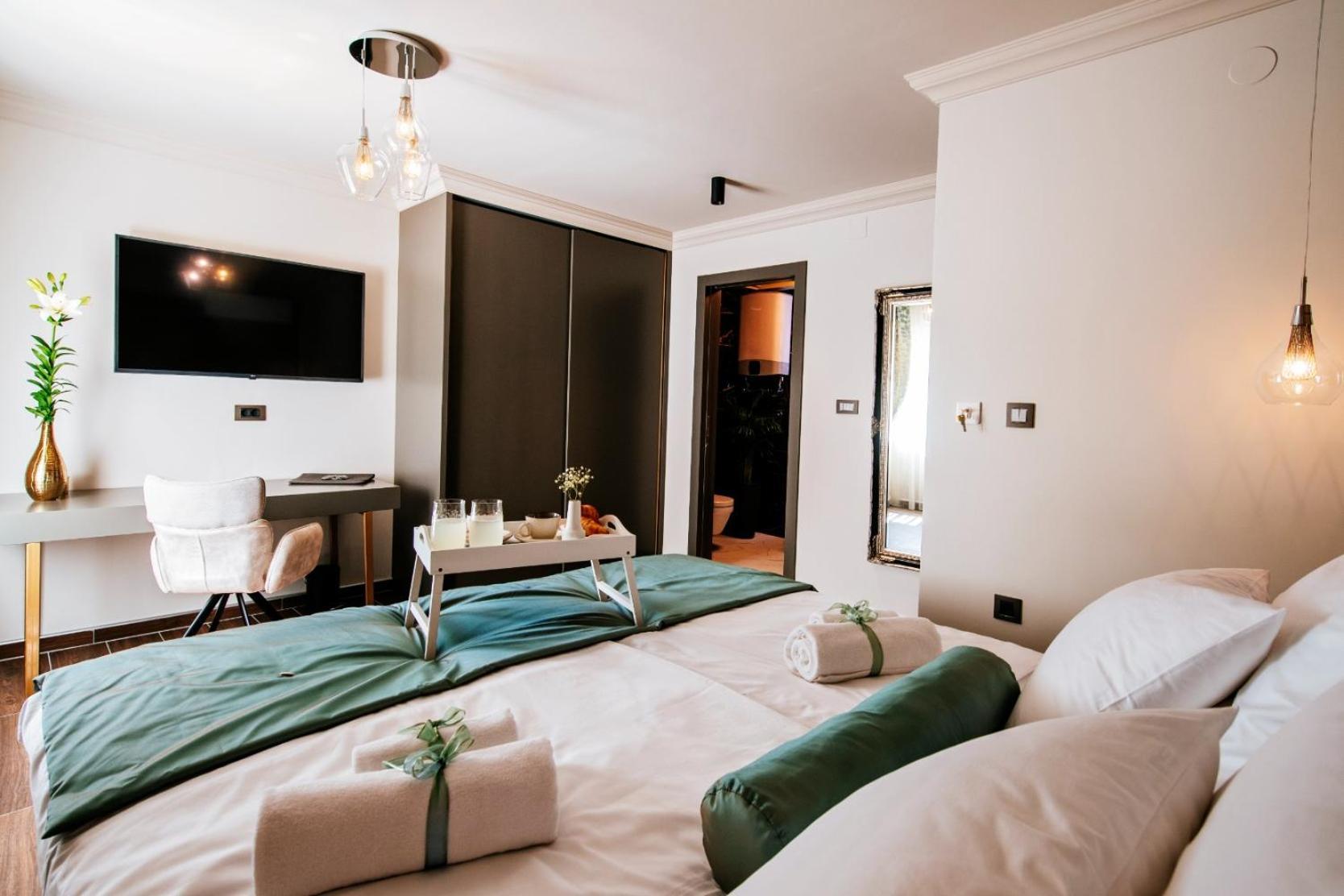Luxury Vindemiae *
